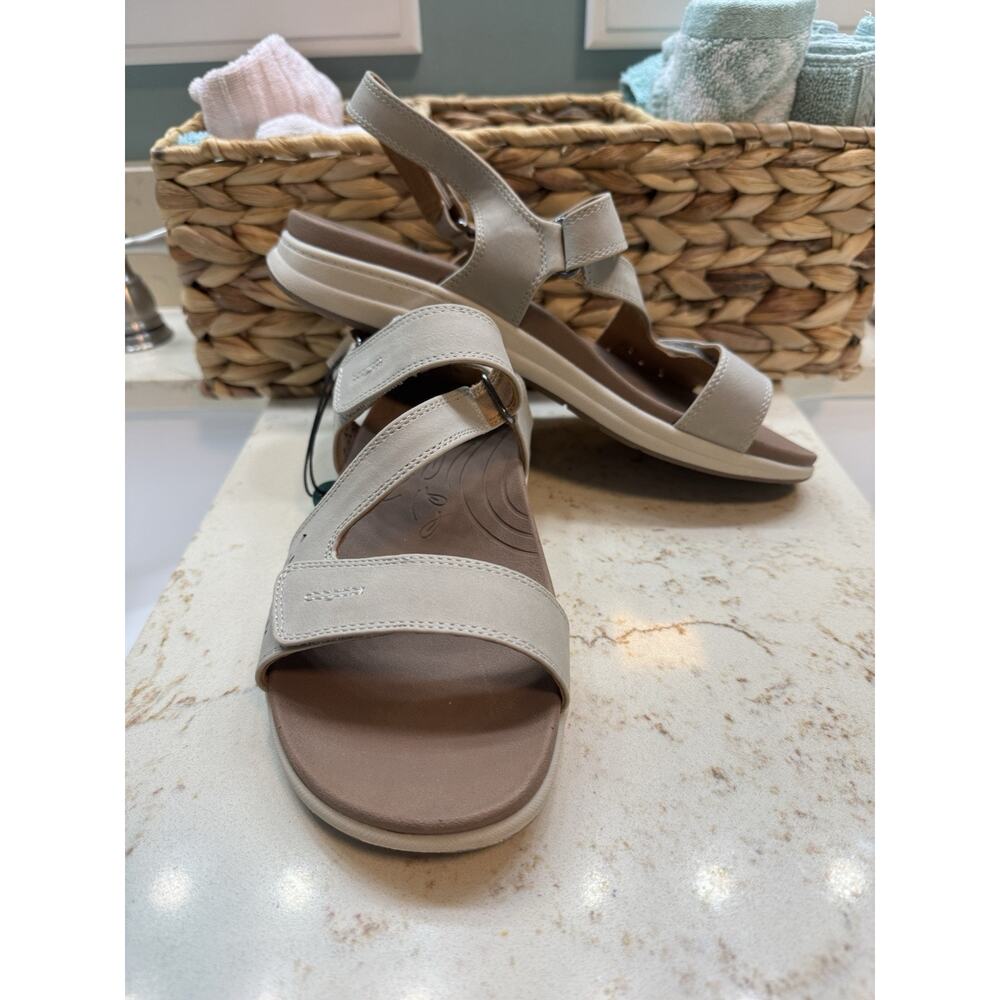 Cobb Hill Women’s Tan Sandals Size 9M Adjustable Hook Loop Straps